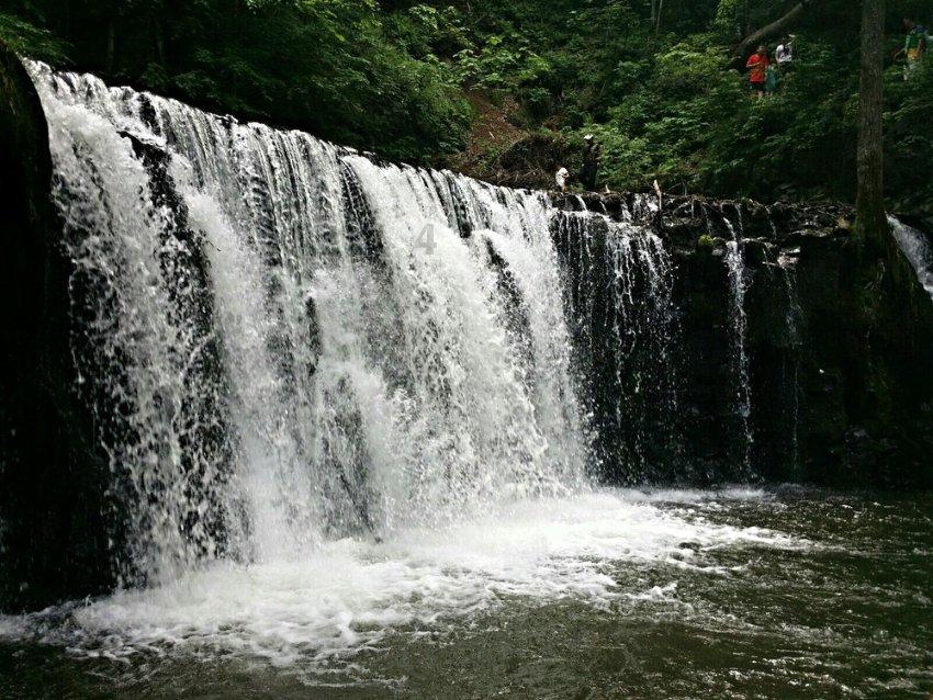 贺岁歌曲《耶噻情歌》悄然走红 南方的小土豆们恨不得飞奔银装素裹的花瑶