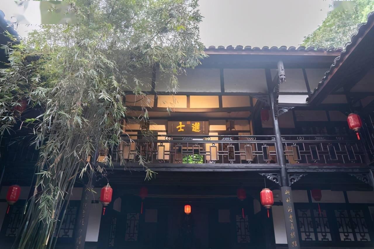 邓紫棋太惨了,自己写的歌不能再唱,连名字都被禁了